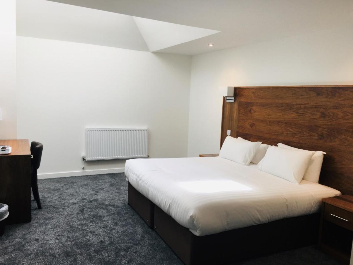 Cairn Hotel Bathgate Bagian luar foto