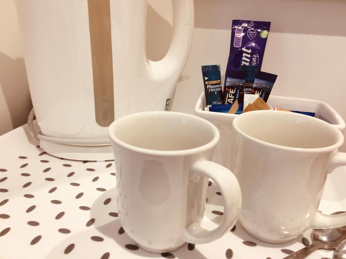Cairn Hotel Bathgate Bagian luar foto