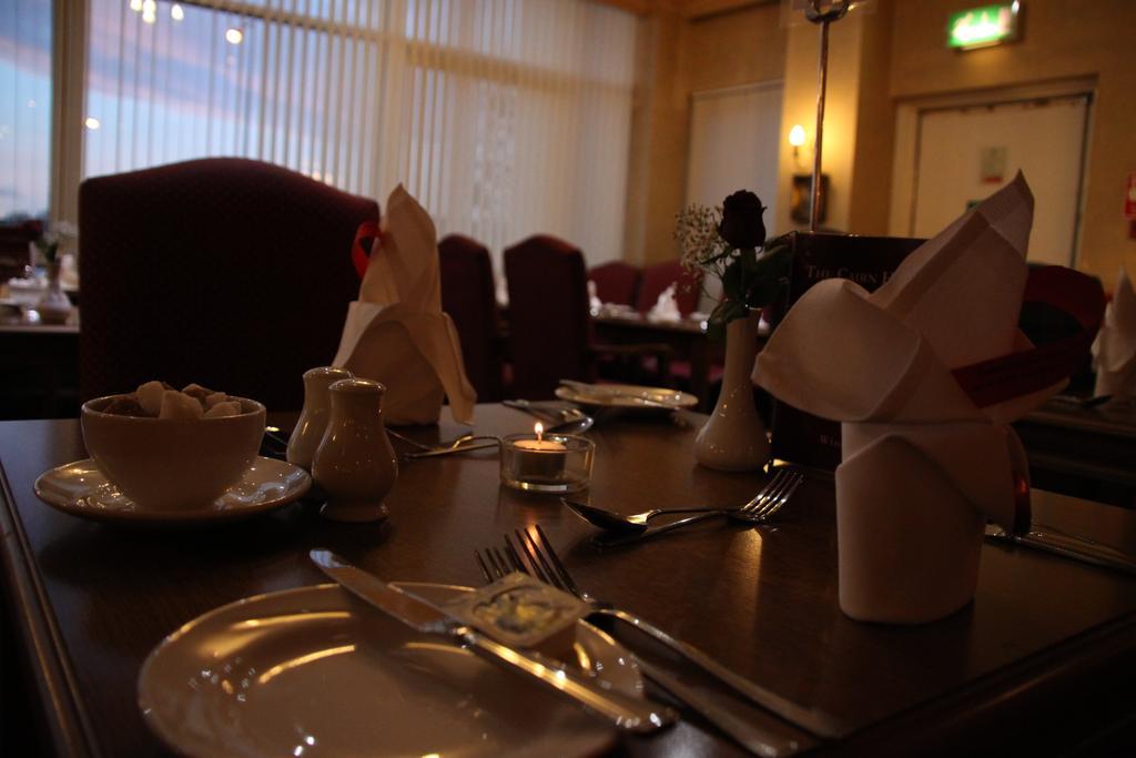 Cairn Hotel Bathgate Bagian luar foto