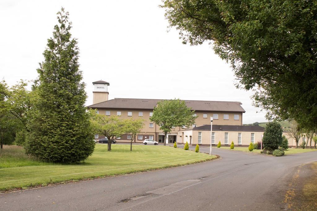 Cairn Hotel Bathgate Bagian luar foto
