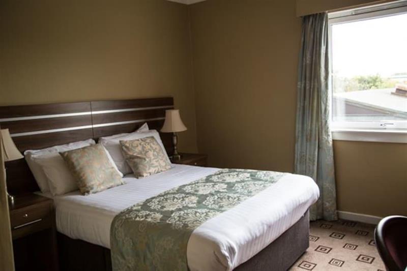 Cairn Hotel Bathgate Bagian luar foto