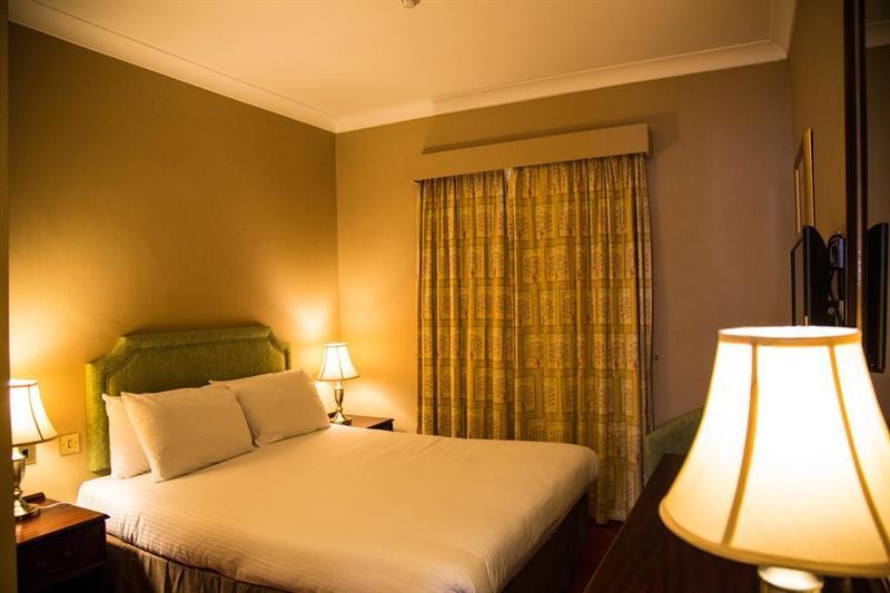 Cairn Hotel Bathgate Bagian luar foto